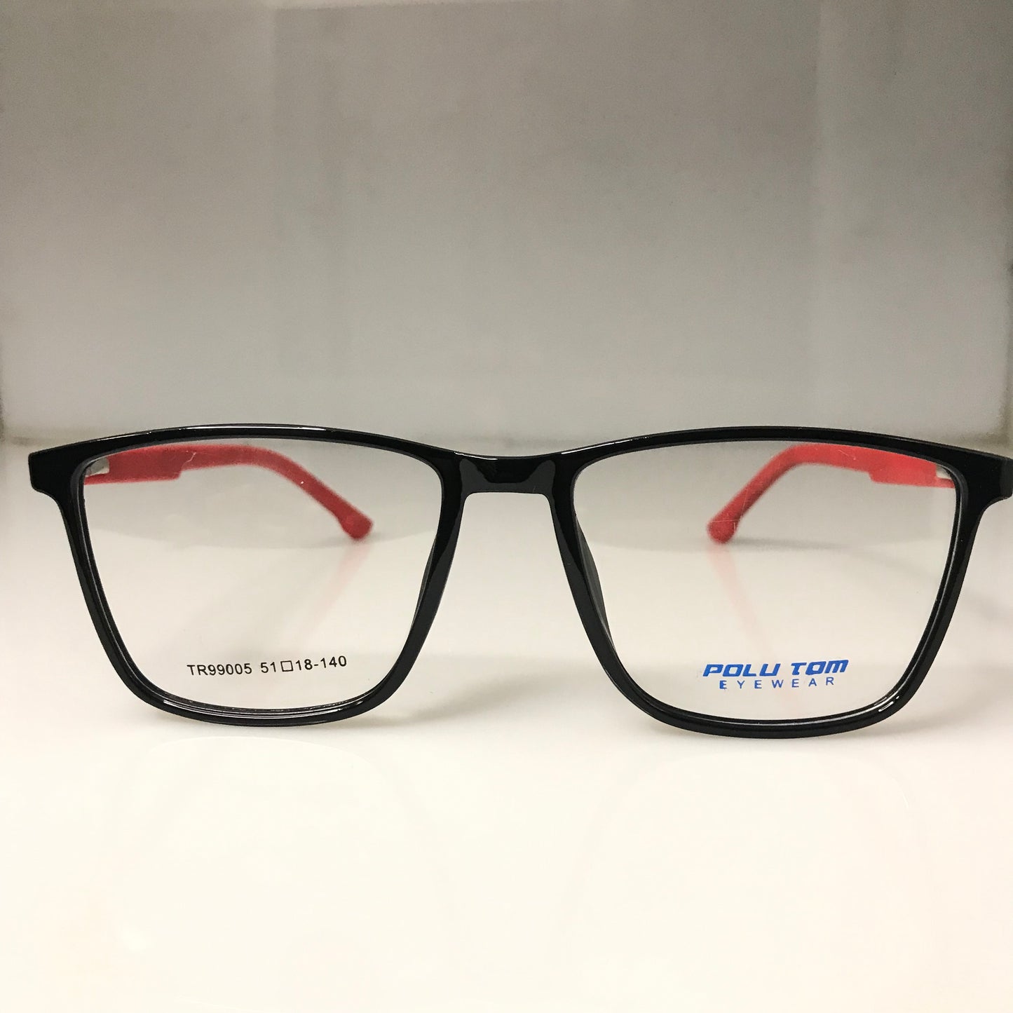 Cat eye glasses with attractive two color combination