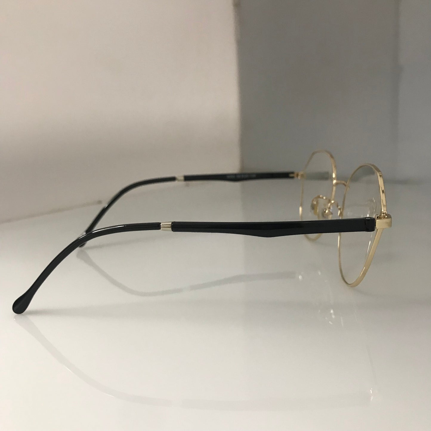 Beautiful cat eye glasses with metal frame