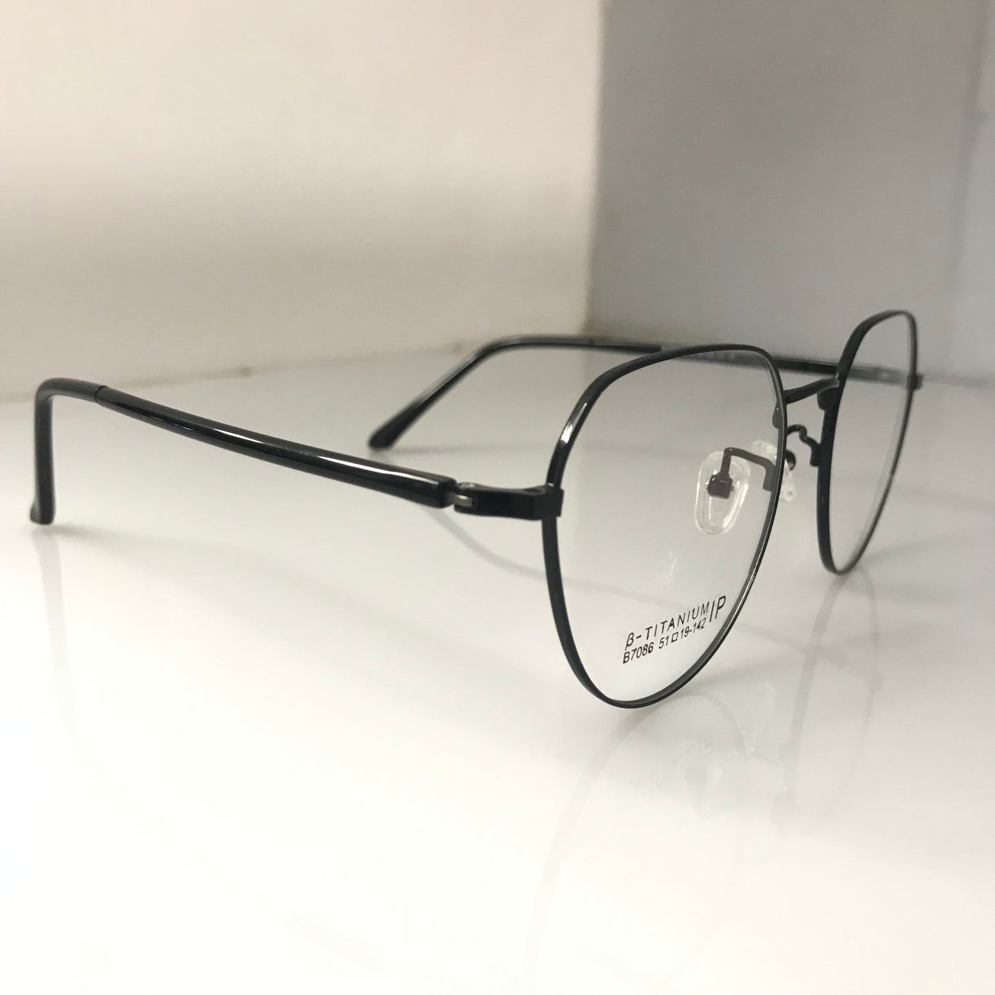 Beautiful cat eye glasses with metal frame for all