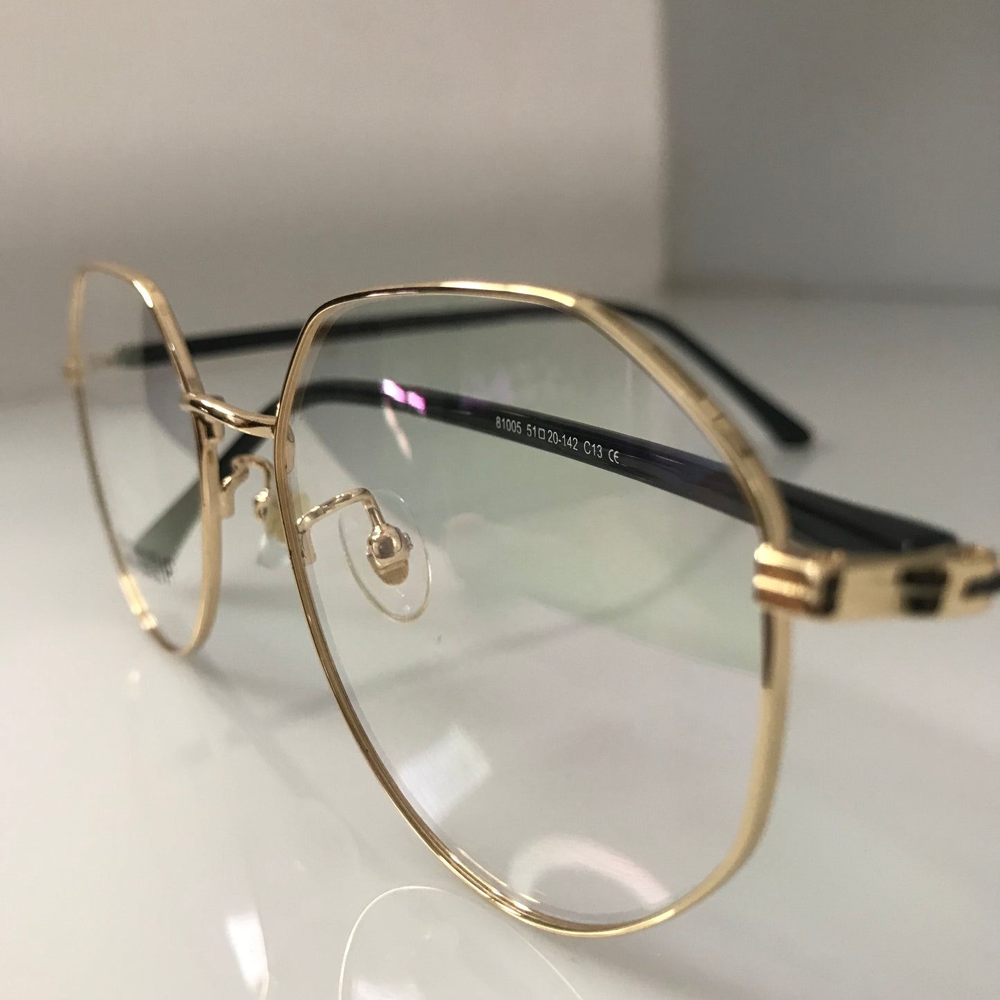 Golden full rim glasses with comfortable temples