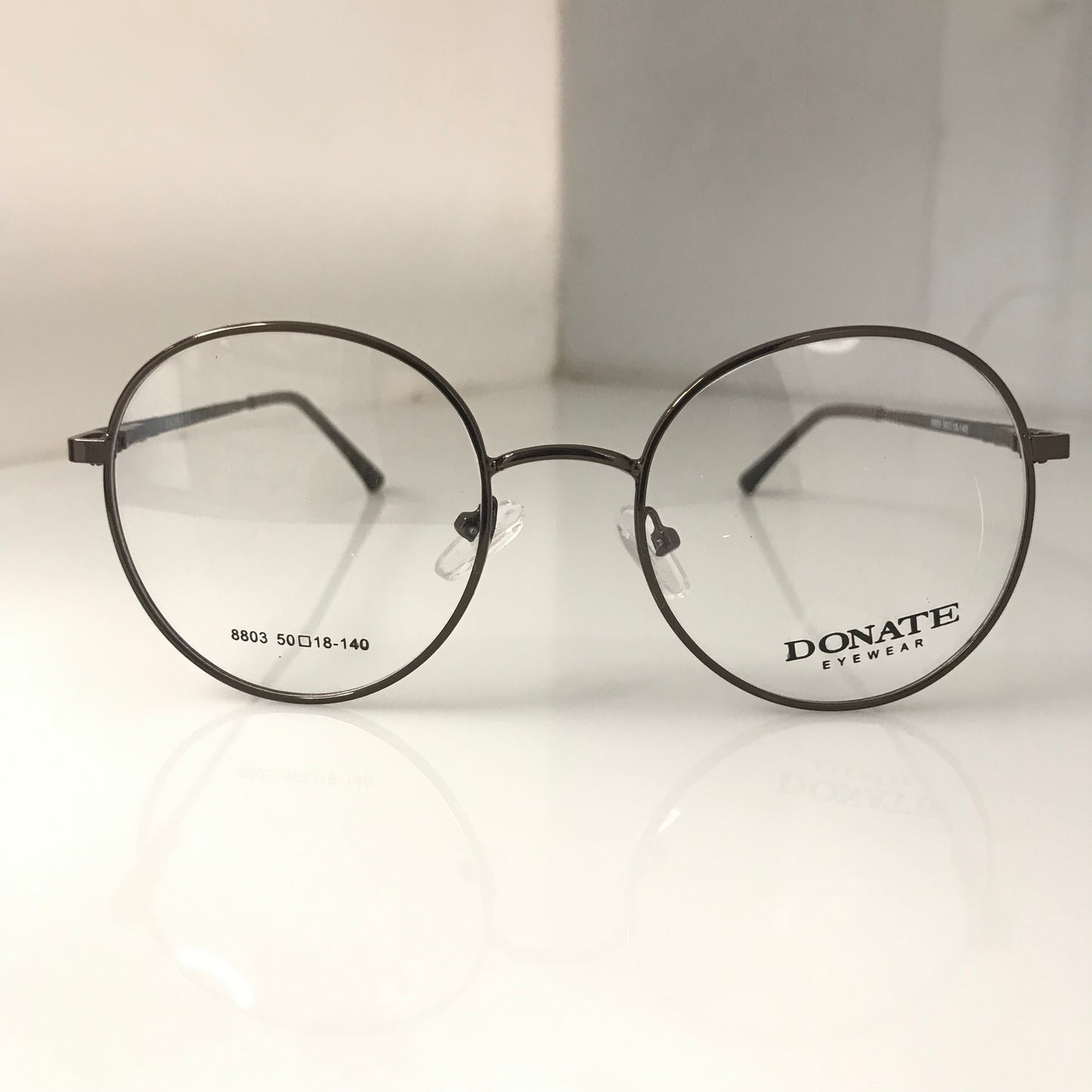 Round glasses with metallic frame