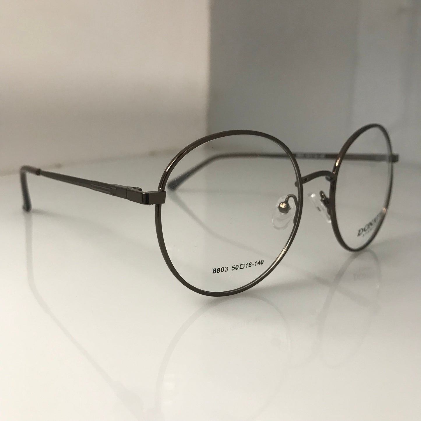 Round glasses with metallic frame