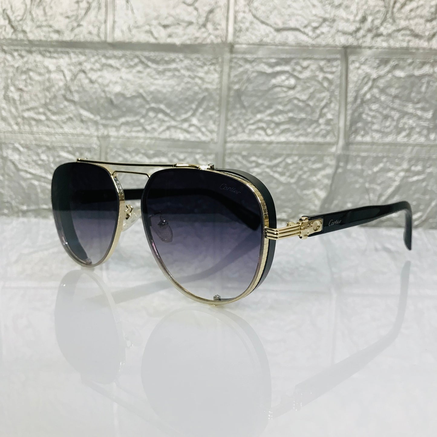 Metal aviator sunglasses gradient black