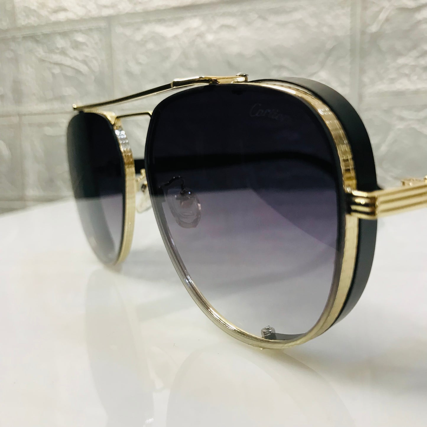 Metal aviator sunglasses gradient black